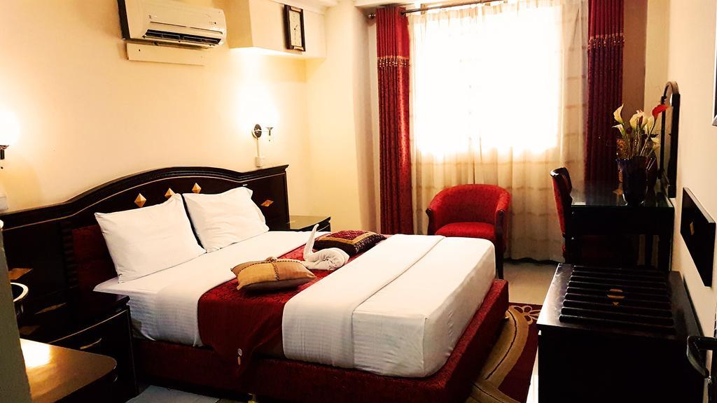 Urban Rose Hotel & Apartments Daressalam Exterior foto